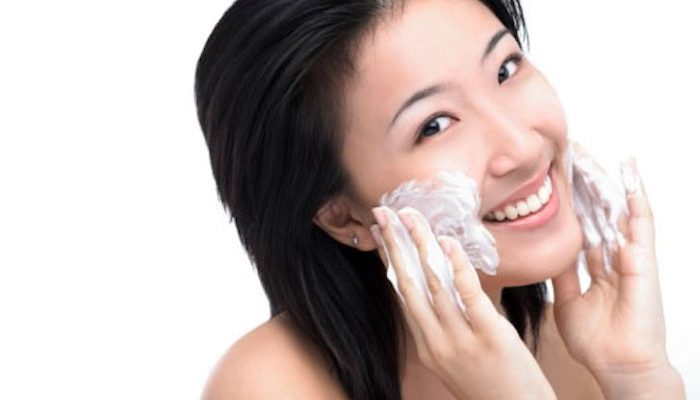 Làm sạch da bằng sửa rữa mặt phù hợp với da bạn