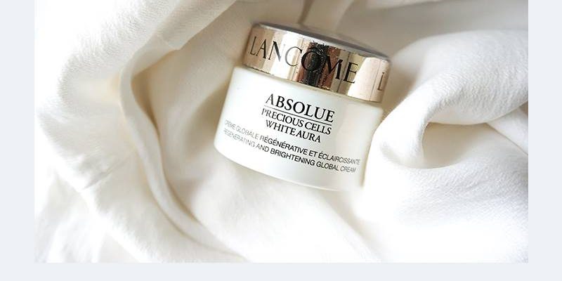 [Review] Lancome Absolue Precious Cells White Aura một loại siêu phẩm dưỡng da Cao Cấp của nhà Lancôme tác dụng dưỡng trắng sáng da đều màu, ngăn ngừa thâm nám. 