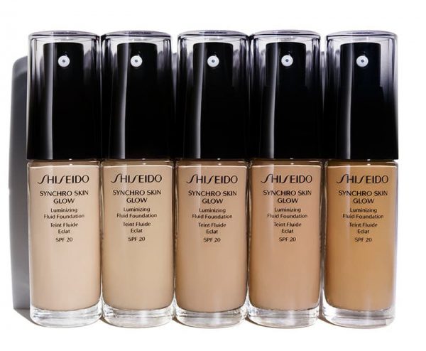 Kem nền Shiseido Synchro Skin Glow Luminizing Fluid Foundation lớp nền thông minh, giữ lớp trang điểm ẩm mượt, bóng khỏe, tươi sáng suốt ngày dài. Khả năng đồng điệu với tình trạng làn da để mang đến lớp nền căng mịn rạng rỡ từ bên trong và từ mọi góc nhìn.