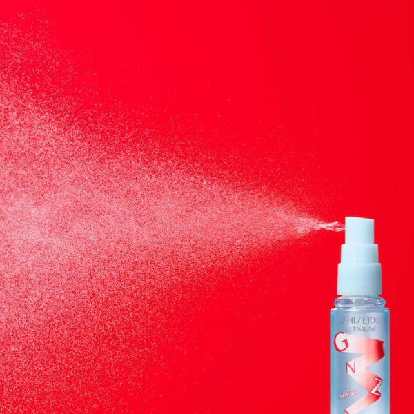 Xịt khoáng Shiseido Ultimune Mist tăng cường sức mạnh cho lan da, làm dịu da kích ứng bởi nhiệt độ ngay lập tức, tinh chỉnh làn da