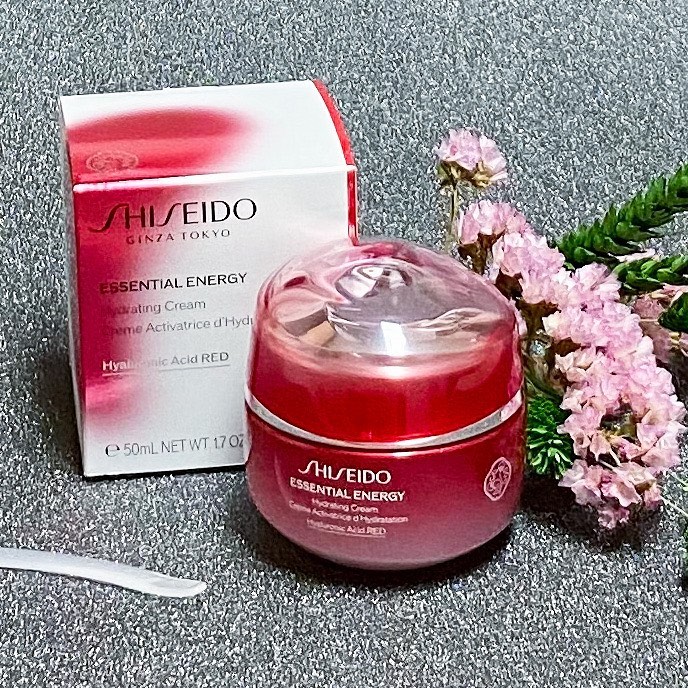 Kem dưỡng ẩm Shiseido Essential Energy Hydrating Cream cung cấp độ ẩm sâu và cường độ cao kéo dài suốt 24 giờ